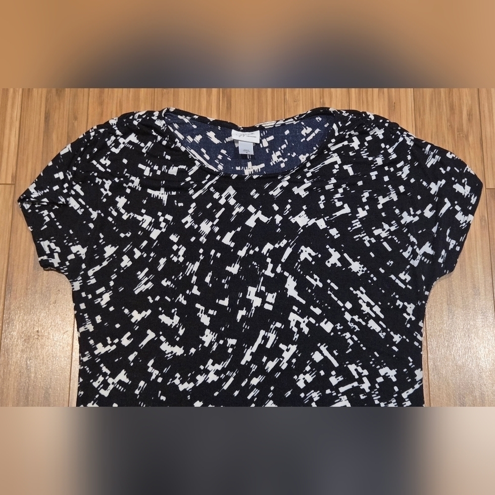 NWOT Jaclyn Smith Patterned Women's Top - Picture 3 of 9